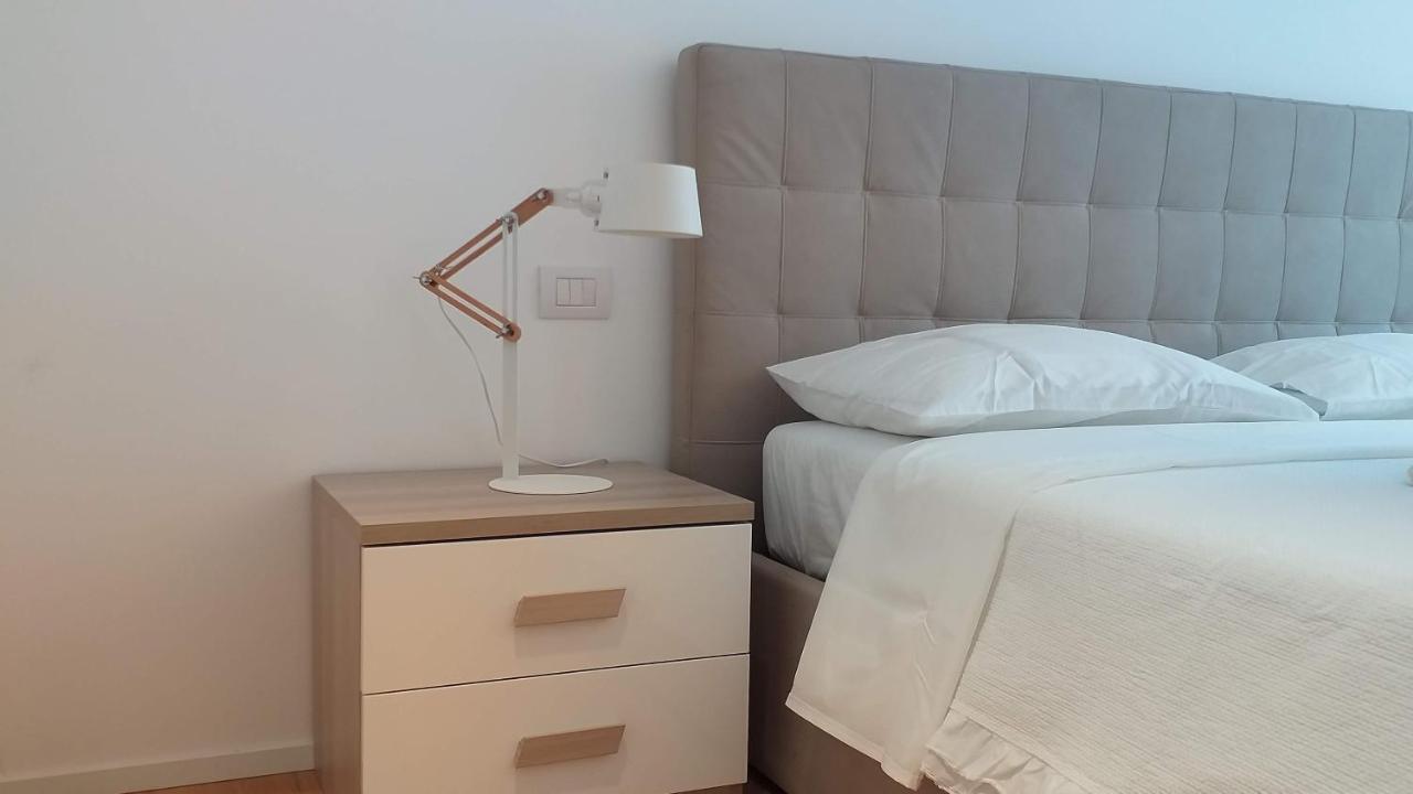 Meta Italy Da Enzo Apartment Milan Exterior photo