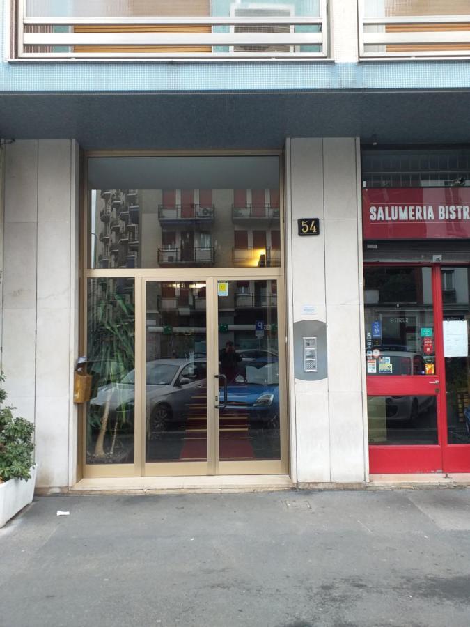 Meta Italy Da Enzo Apartment Milan Exterior photo